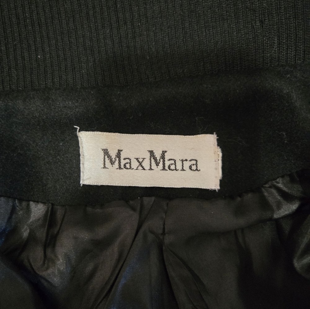 MAX MARA Virgin Wool Cropped Black Peacoat. Gold Buttons, High Ribbed Collar. M - Picture 10 of 12